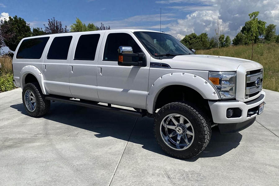 Ford F-250 Super Duty SUV Conversion - Excursion на 6 дверей Ford F-250 Super Duty SUV Conversion - Excursion на 6 дверей